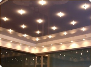 Светильники на потолке