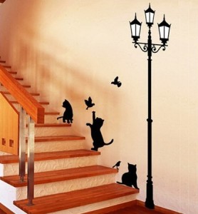 3 кошки на лестнице