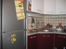 Кухонный уголок и холодильник