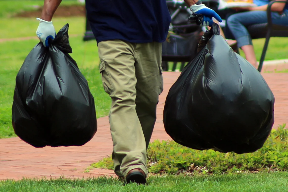 Сортировка бытовых отходов - как правильно выбрать мешки для мусора?