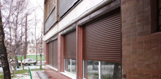 Выбираем рольставни