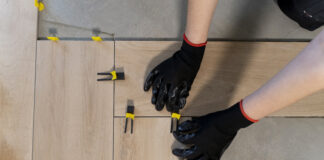 Влагостойкий ламинат для ванной: на что обратить внимание при покупке