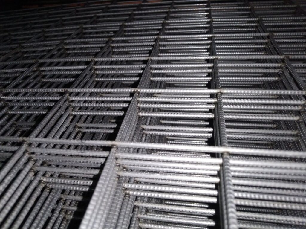 Сварная сетка: когда лёгкость монтажа и бетонная прочность сходятся в одном решении