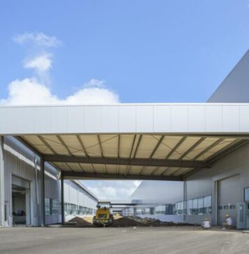 Монтаж быстровозводимых навесов: основные этапы и особенности