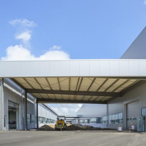 Монтаж быстровозводимых навесов: основные этапы и особенности