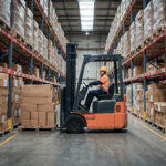 Складская техника и спецтехника: аренда и ремонт как альтернатива покупке