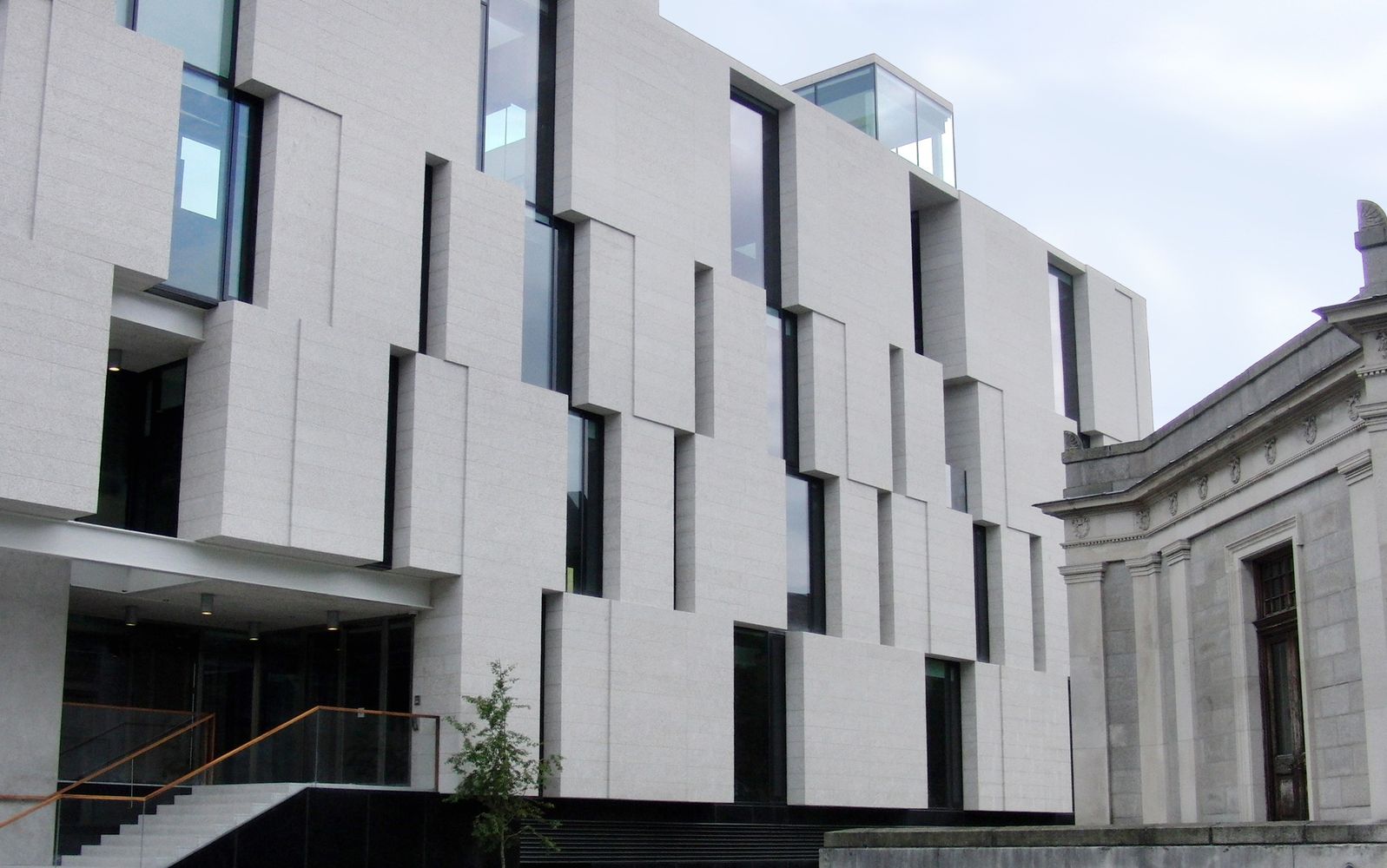 Оформление и защита фасадов: современные решения длязданий