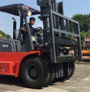 Погрузчик вилочный 5 тонн: характеристики, виды и применение