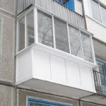 Что такое остекление балконов с выносом