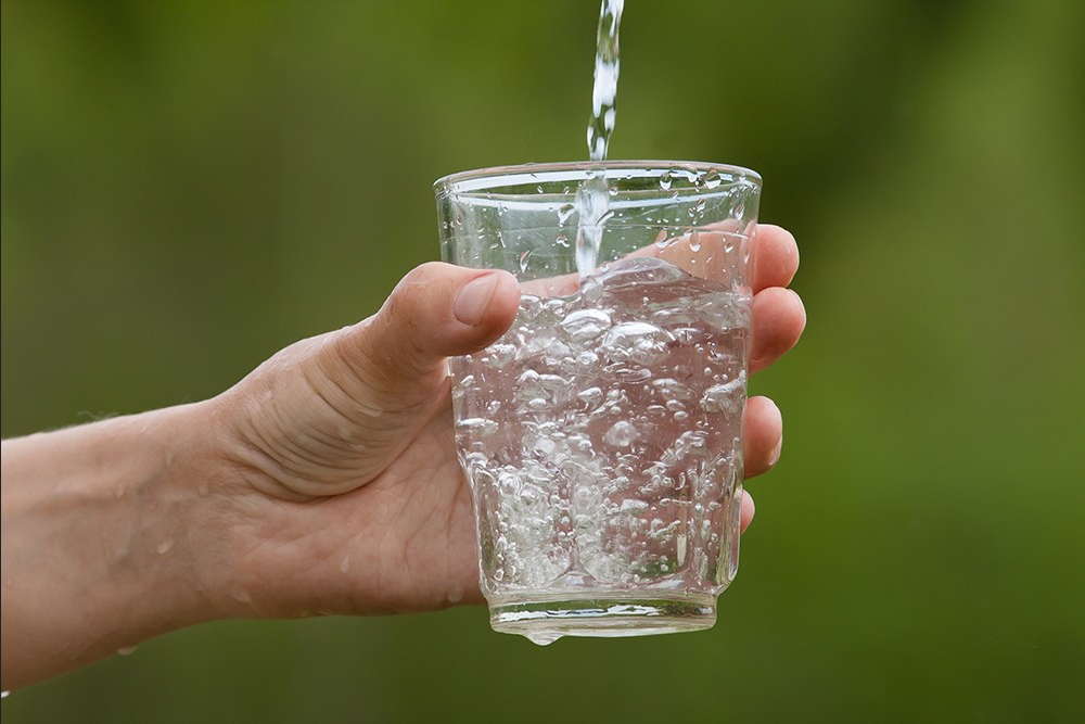 В моем стакане вода. Стакан воды. Чистая вода. Питьевая вода. Чистая питьевая вода.